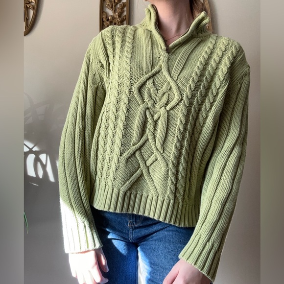 Pastel/pea green cable knit sweater - Picture 3 of 9